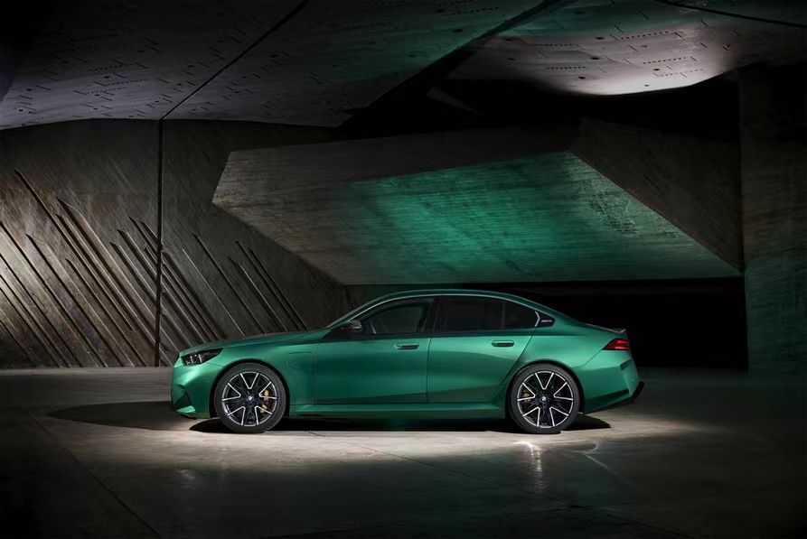 “力量”与“速度”浑然一体 全新BMW M5将于成都车展亮相