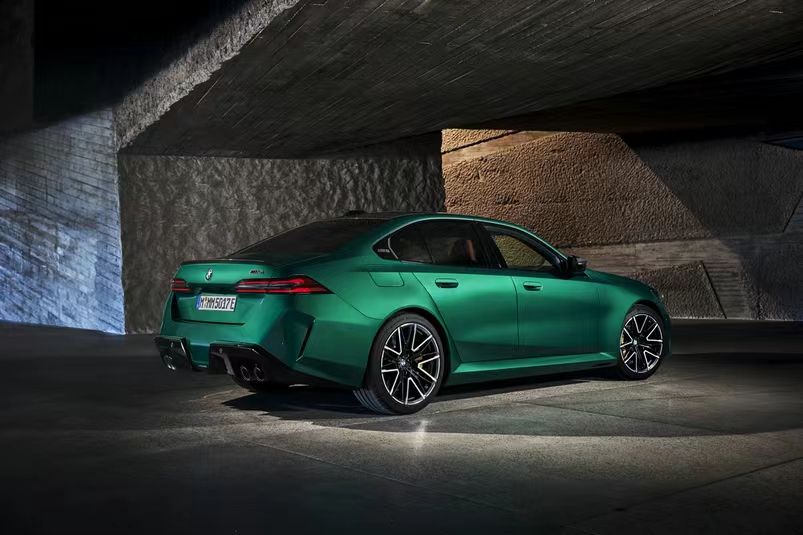“力量”与“速度”浑然一体 全新BMW M5将于成都车展亮相