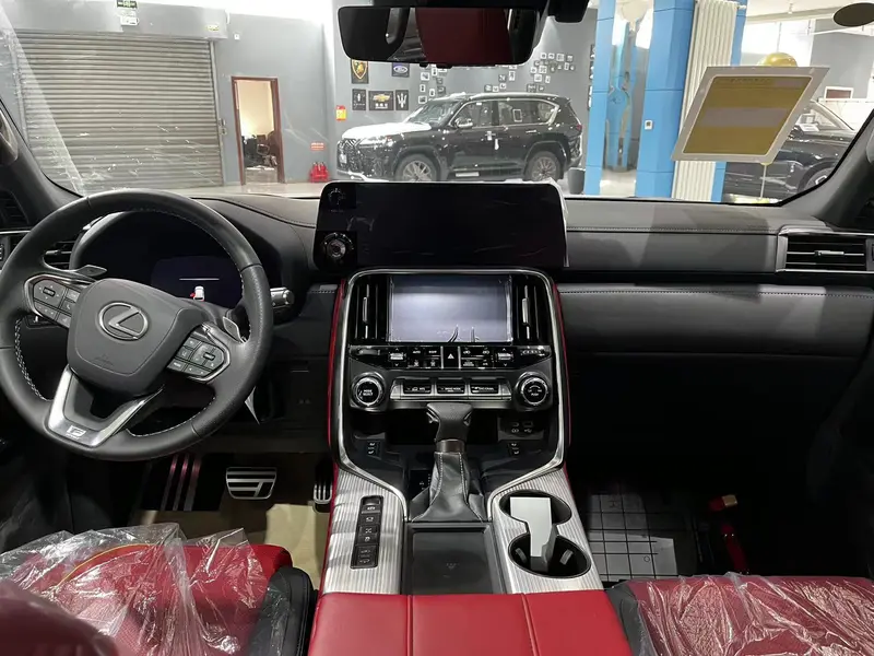 中东版24款雷克萨斯LX600大油箱天津现车优惠多