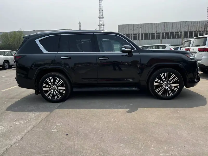 24款雷克萨斯LX600运动版现车 在售可分期135万起售