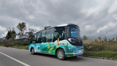 洱海畔的科技绿洲：金旅自动驾驶巴士持续引领未来出行新风尚