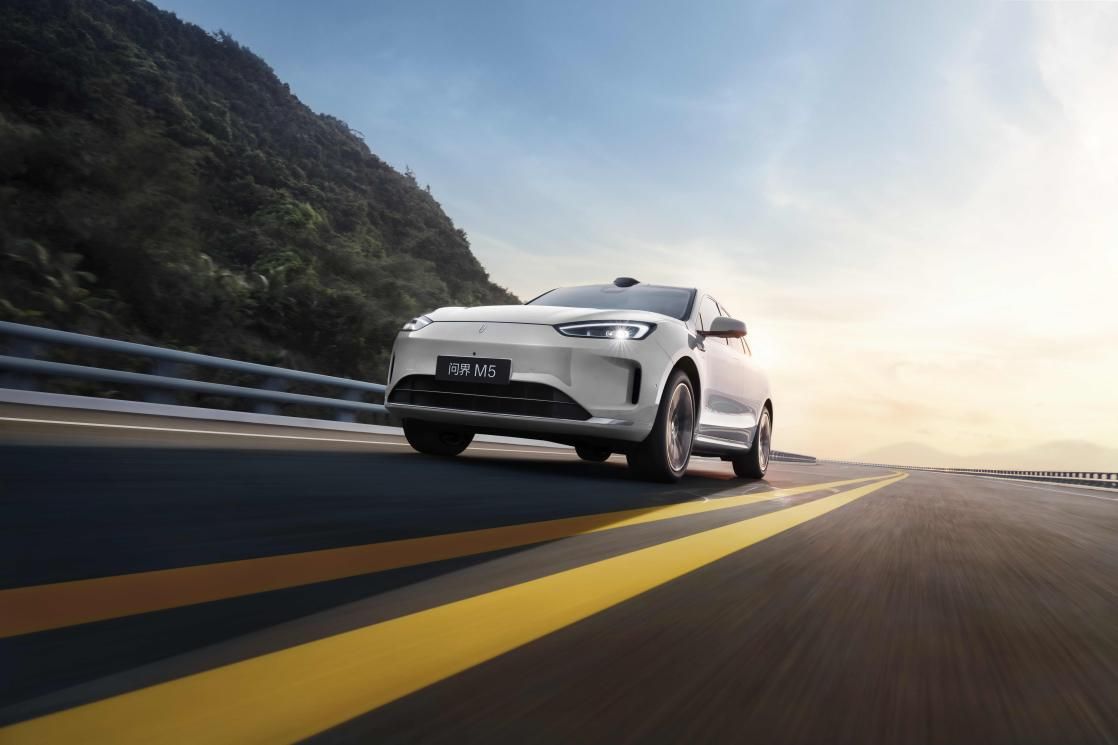 “史上最强问界M5”来袭问界新M5 Ultra五大升级预售价23.8万元起