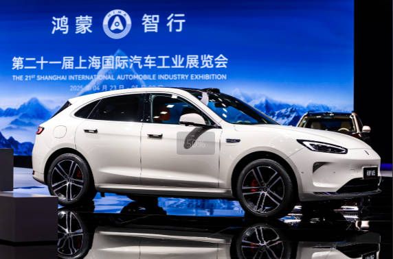 智慧与美学并存！问界新M5 Ultra成上海车展焦点，售价22.98万起 