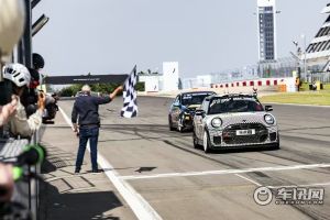 全新MINI John Cooper Works再战纽博格林24小时耐力赛并获奖