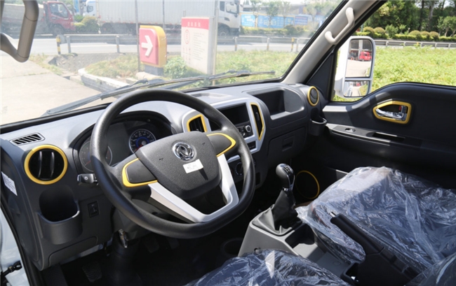 東風途逸T5擺攤創(chuàng)業(yè)好伙伴,一車多用超靈活