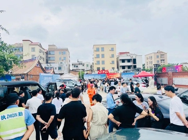 厦门市汽车下乡活动首站在大嶝火热开启