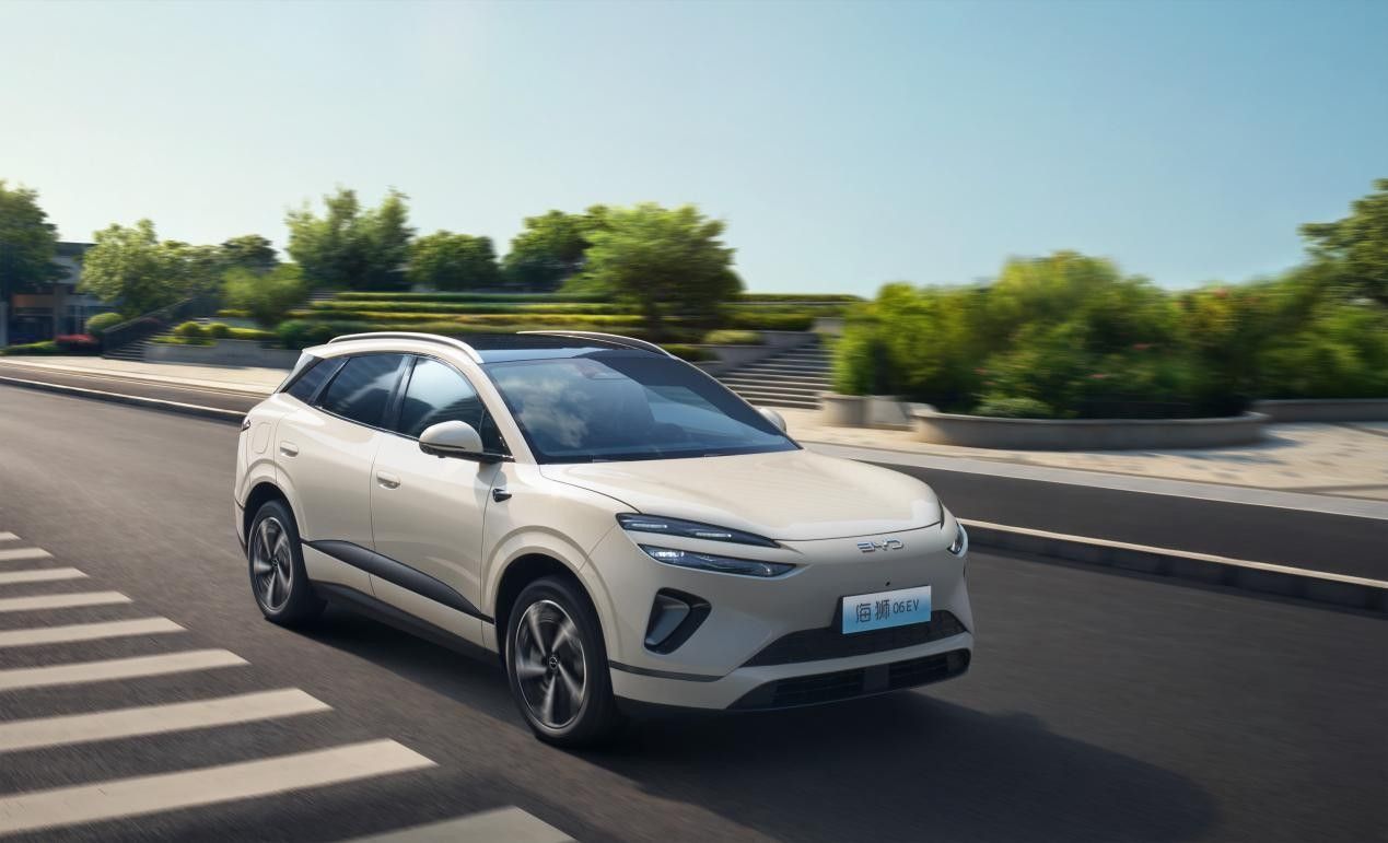 2025最值得期待中型SUV 比亚迪海狮06北京上市 售价13.98万起
