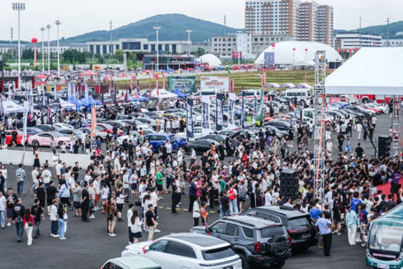 明星车手助阵GT Show车迷嘉年华吉林市站