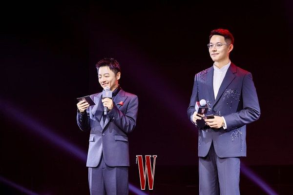 “致敬经典、投射未来” 2025 W年度光影盛典在沪璀璨落幕
