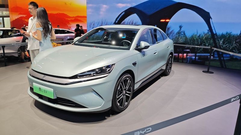 比亚迪秦L EV云辇版上市 限时10.98万起，天神之眼+云辇C底盘