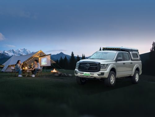 “电炮火锅老友局”成都开宴 长城炮两款新车重磅亮相 