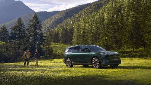 实测2026款东风奕派eπ008：20万级家庭 SUV第三排空间充裕不委屈