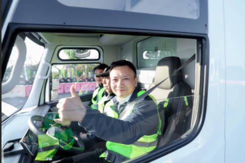 全新启明星平台欧马可纯电轻卡以六大颠覆科技再领高端