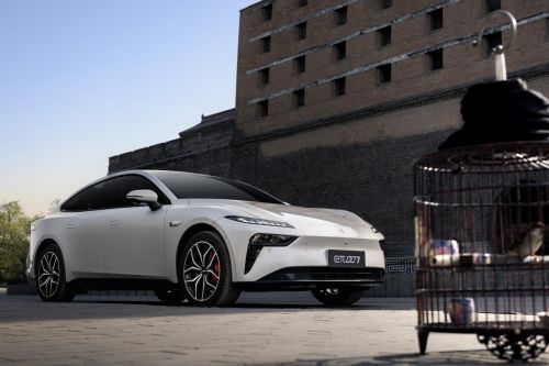 年轻人选新能源车就认“颜值高好开”15万东风奕派eπ007完美契合