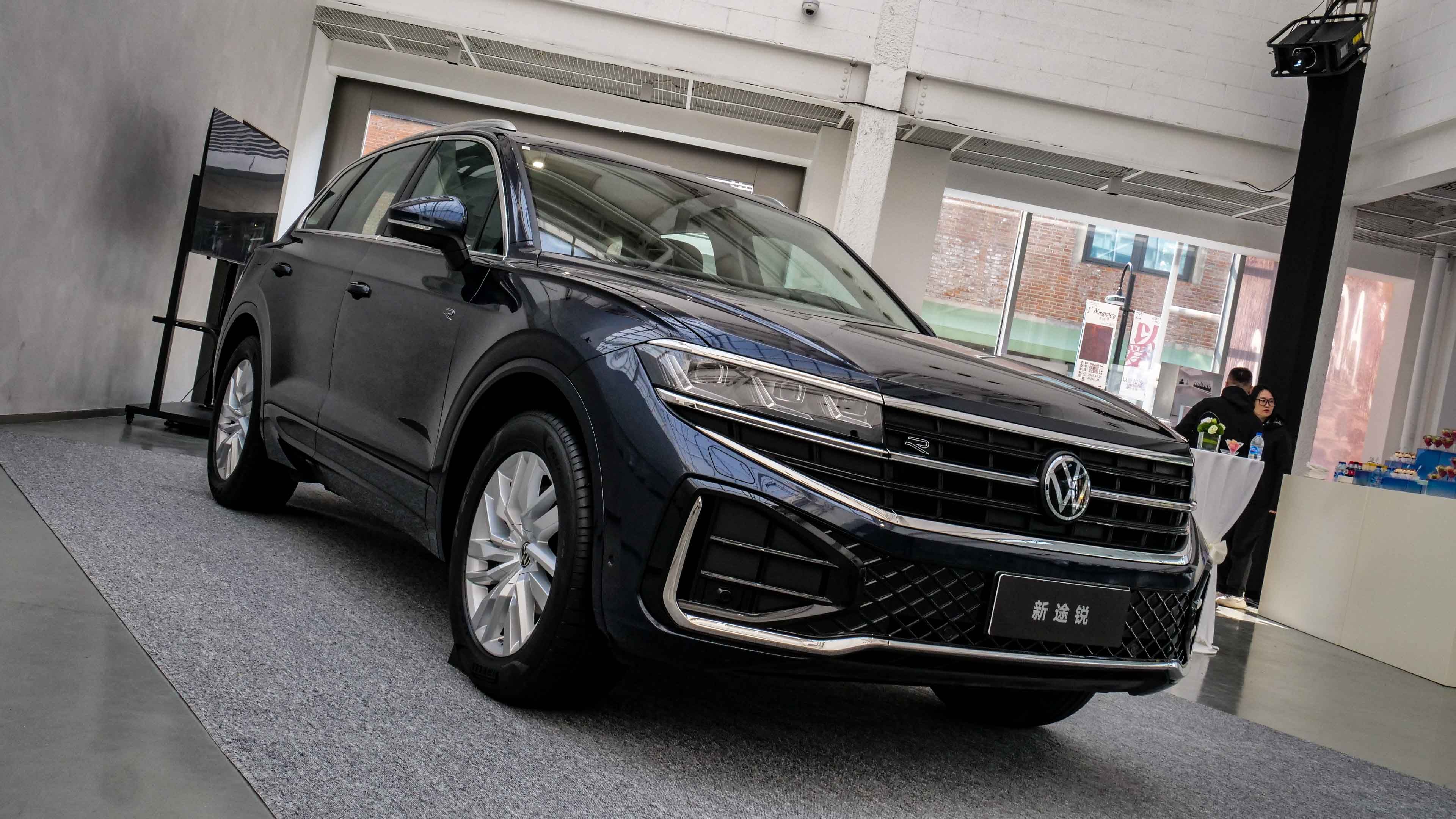 不论年华，它依旧是中大型SUV标杆，试驾大众新途锐