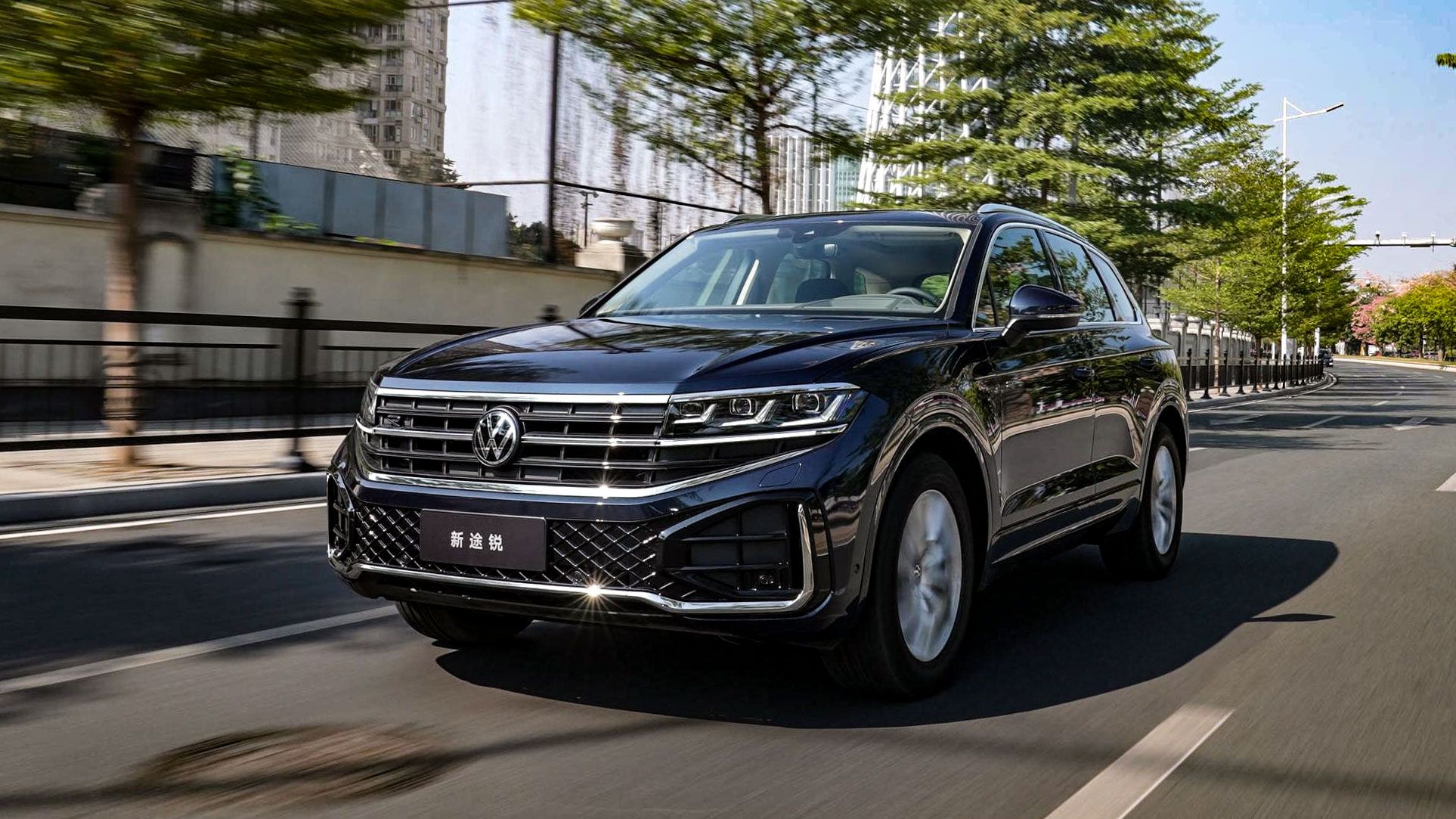 不论年华，它依旧是中大型SUV标杆，试驾大众新途锐