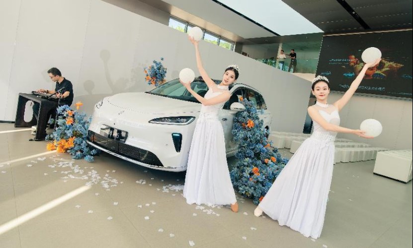 鸿蒙智行尚界用户中心·厦门海沧马青路盛大启幕