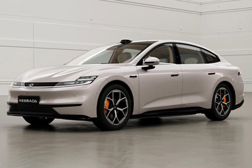 纯电+增程双动力 长安启源A06上市售10.99万起