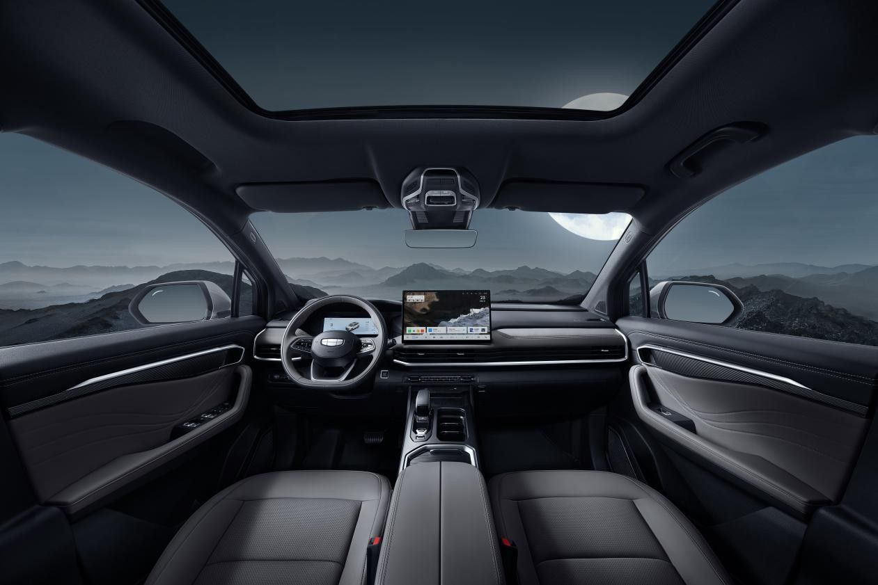 吉利第三代豪越L亮相 提供5/6/7座布局可选