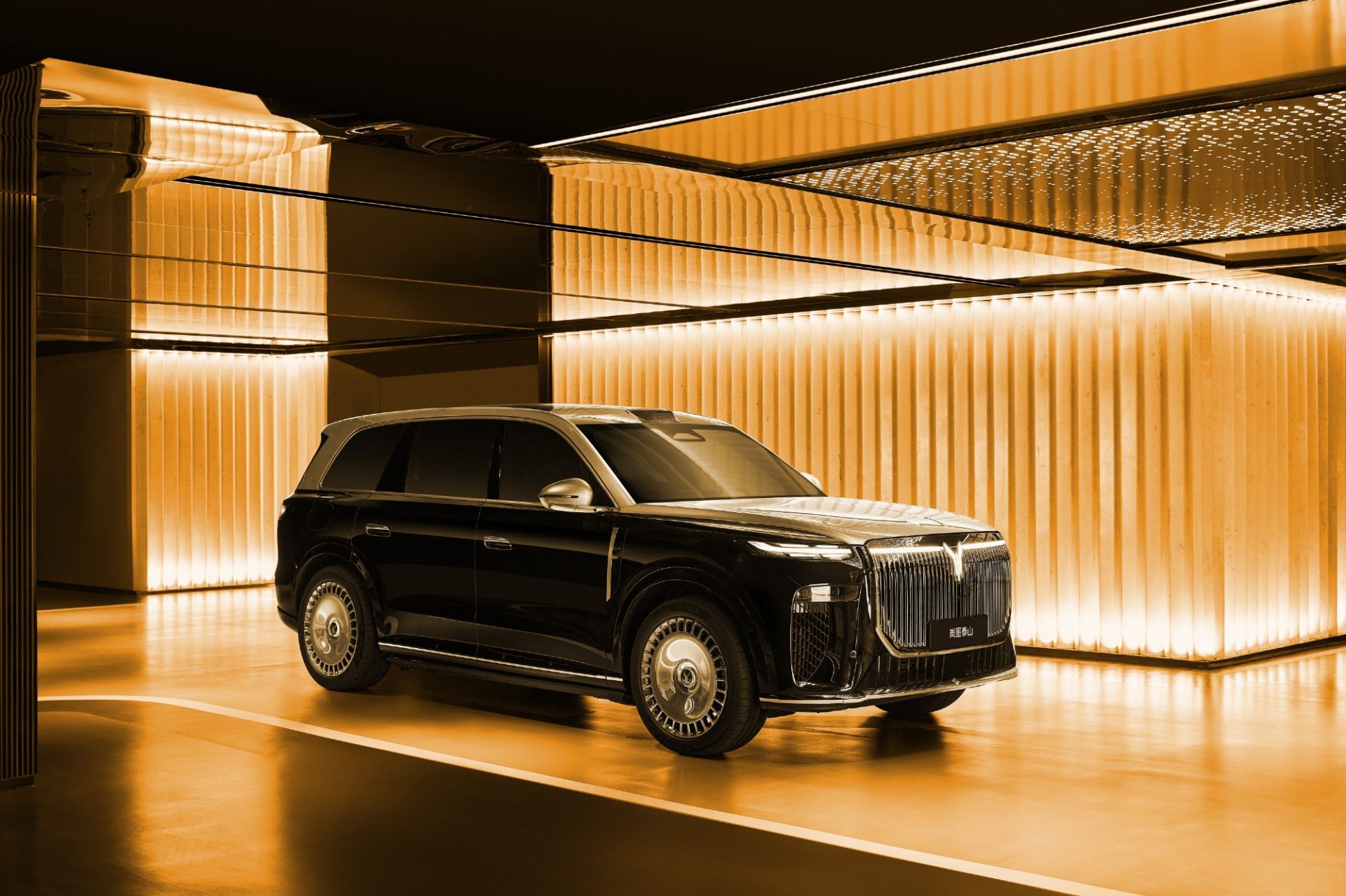 售价37.99万-45.99万元 岚图泰山正式上市