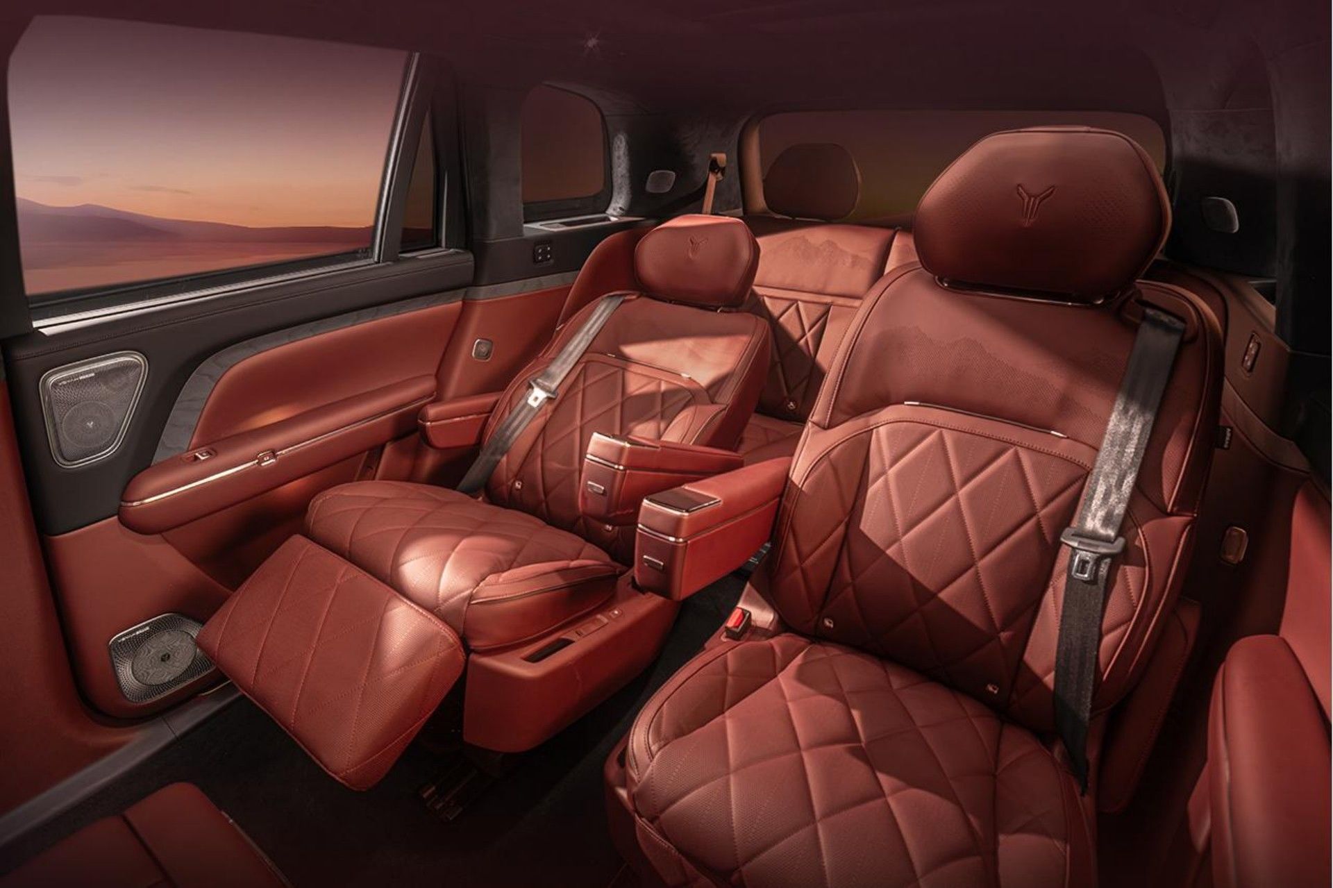 售价37.99万-45.99万元 岚图泰山正式上市