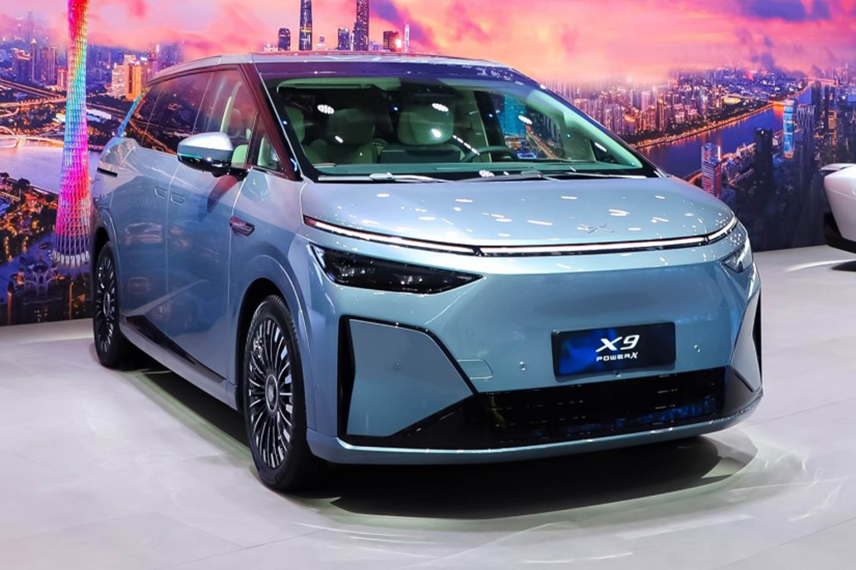 2025广州车展：小鹏X9超级增程售30.98万起