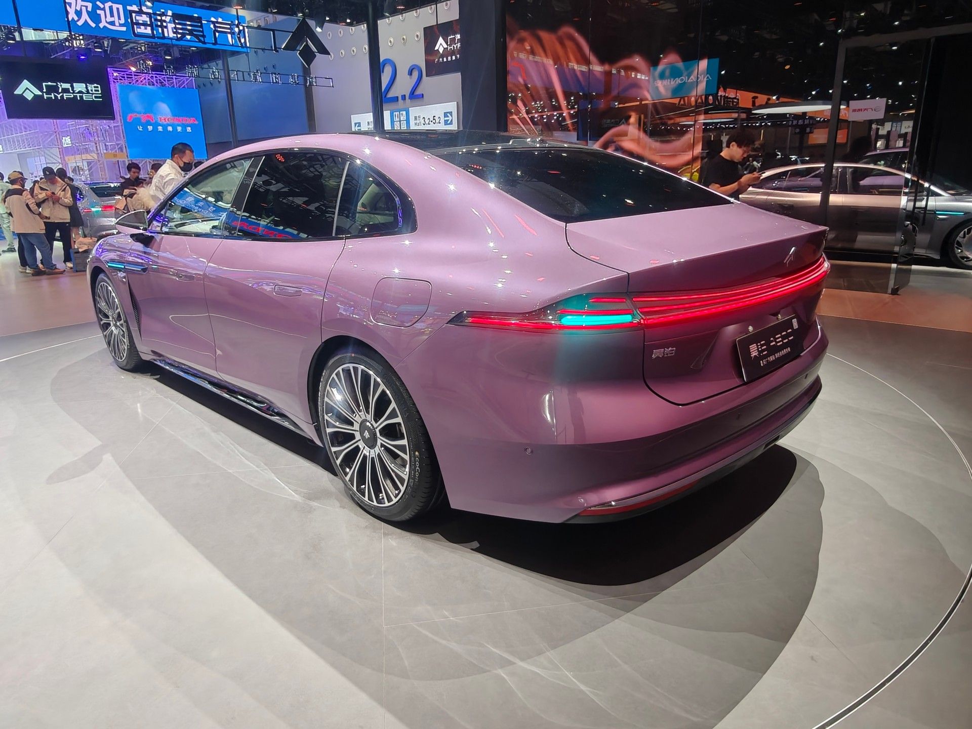 2025广州车展：广汽昊铂A800内饰正式公布