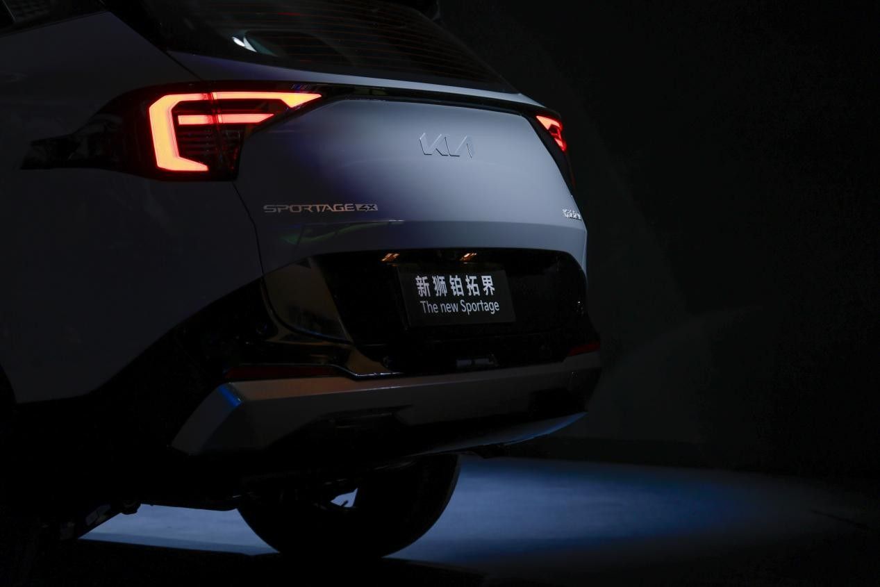 李娜代言新狮铂拓界 起亚携全明星车型闪耀广州车展