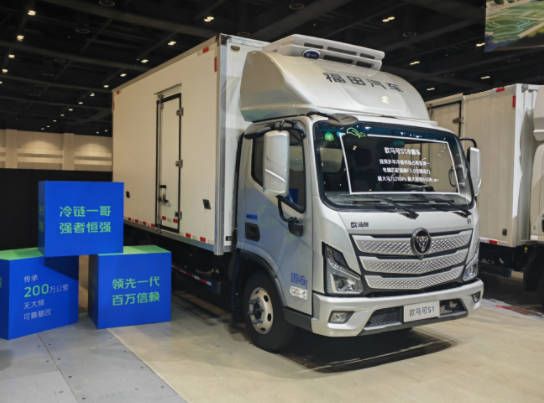 欧马可冷藏车斩获“2025年度第一推荐高端冷链轻卡”大奖