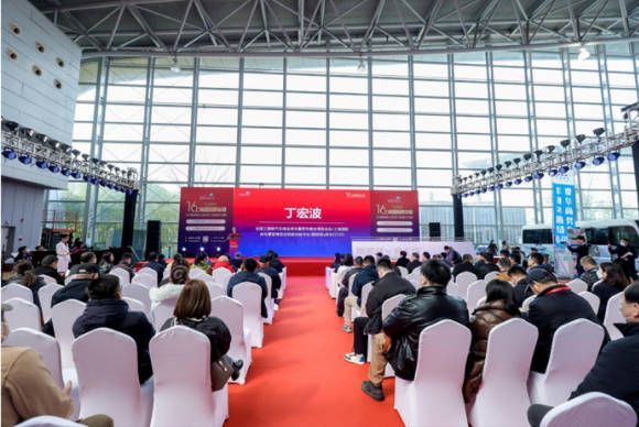 中部三省房车产业迈出关键一步武汉2026年将举办房车行业首展首秀