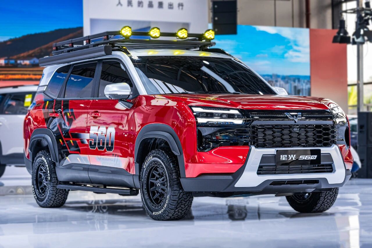 五菱星光560正式亮相 首发权益价5.98万起