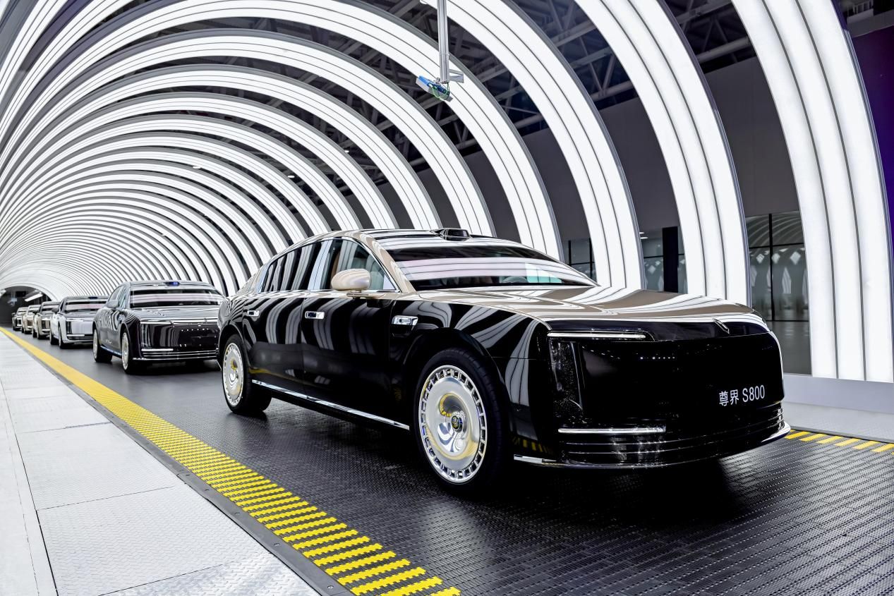 尊界S800萬臺量產(chǎn)下線！以實力重構(gòu)超豪華轎車市場版圖