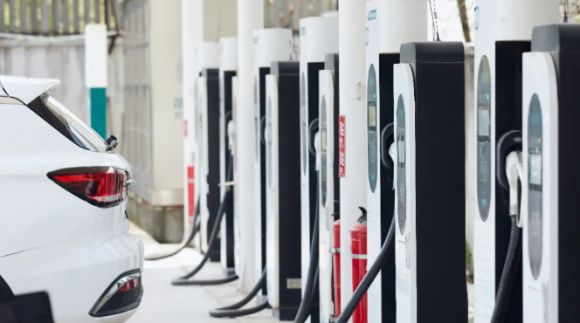 液冷终成过去式特斯拉储能弃用液冷，电王自然散热充电桩引领未来