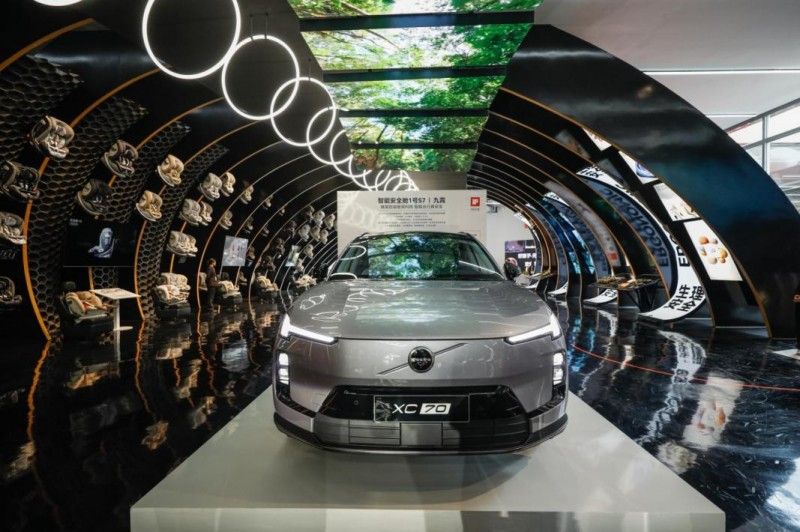 沃尔沃质量筑牢出行底盘，XC70跨界联动开启亲子守护新范式