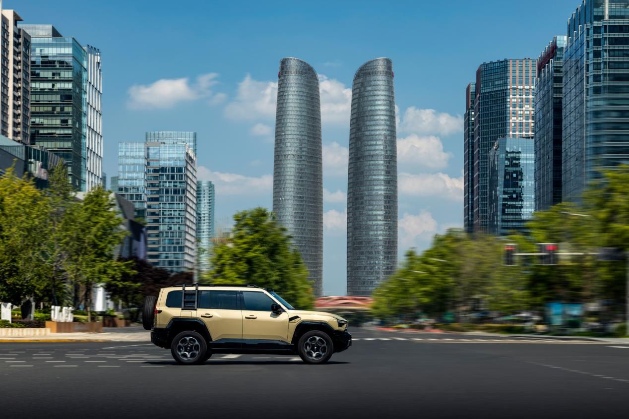 你的越野梦想藏着哪一面猛士M817四大版本精准匹配总有一款懂你！