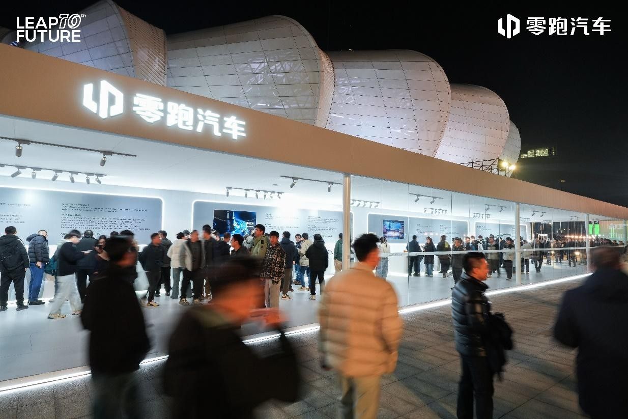 零跑D19与D99双旗舰亮相 以技术硬实力破局豪华旗舰市场 