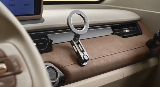 双生高定：奇瑞冰淇淋女王版与闪电版定义个性化微型电车新范式