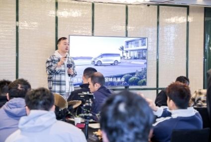 铝合金占比超80%银河V900的轻量化设计如何兼顾续航与驾驶乐趣?