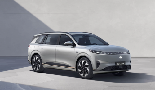 高品质家庭移动守护 大六座新能源SUV的空间承载与质感赋能机制