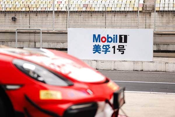 万马奔腾驭新程 2025上赛圈速榜收官战燃擎落幕