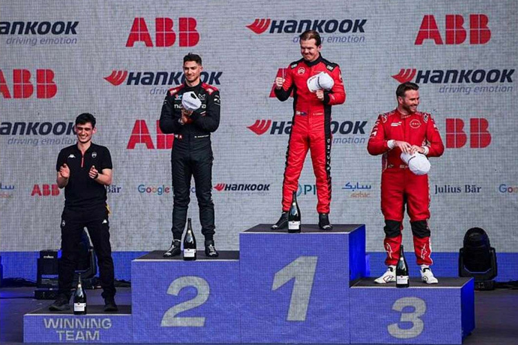 雪铁龙FE赢得新年梦幻开局 百年冠军基因铸就赛道传奇