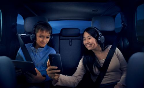 哈曼推出Ready StreamShare共享聆听清晰座舱通信一体个性化音区