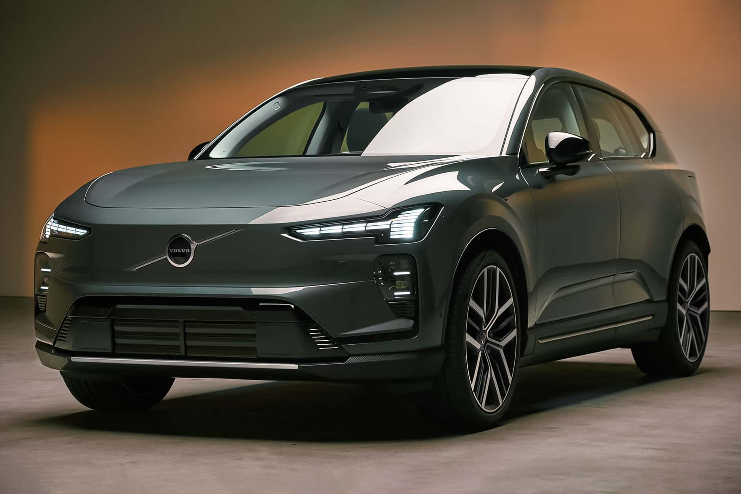 沃尔沃EX60正式发布，纯电续航超640公里