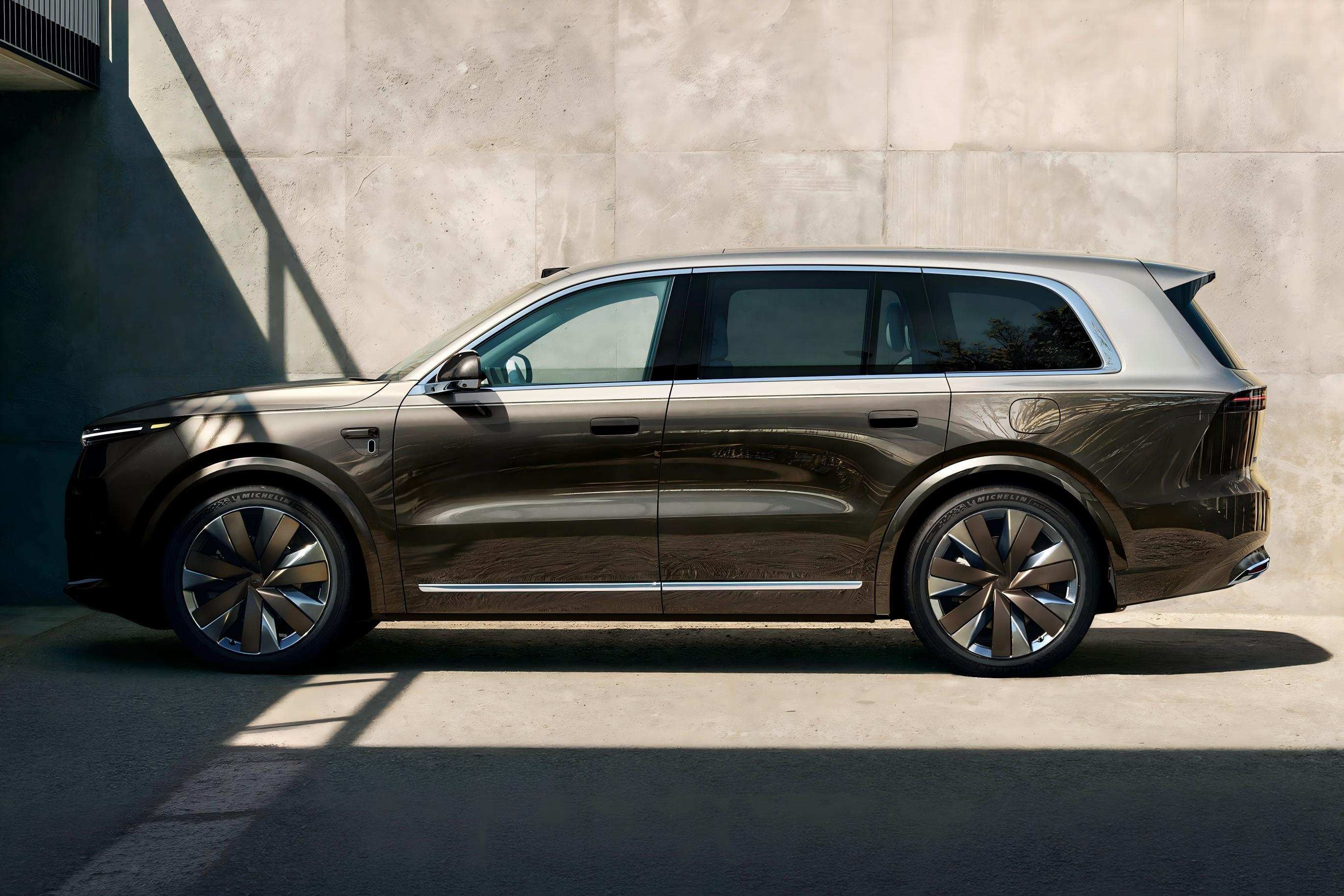 全新一代理想L9官图公布，将在今年二季度内发布