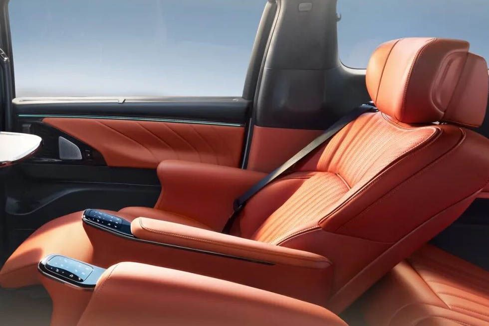 2026款传祺M8 HEV预售价22.98万-24.98万元