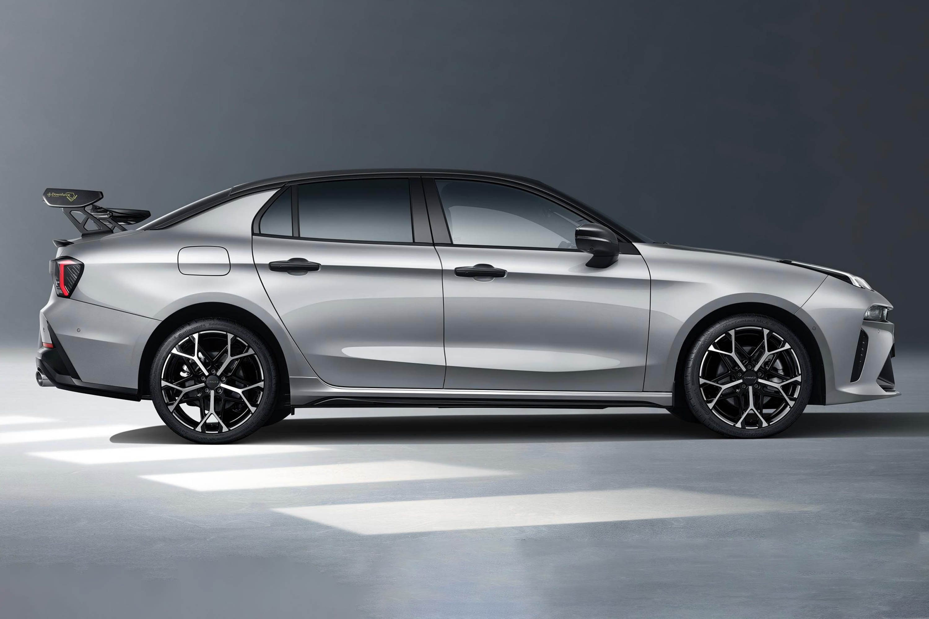 第三代领克03大尾翼版3月5日上市，标配炽热红内饰