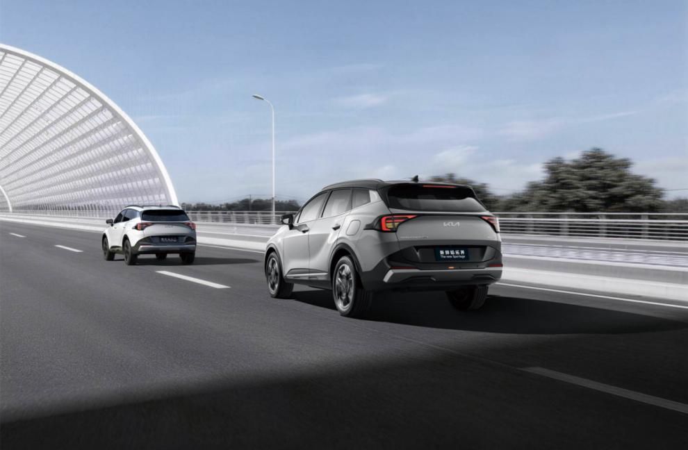 起亚新狮铂拓界诚意上市 全国统一“焕新一口价”10.99万元起