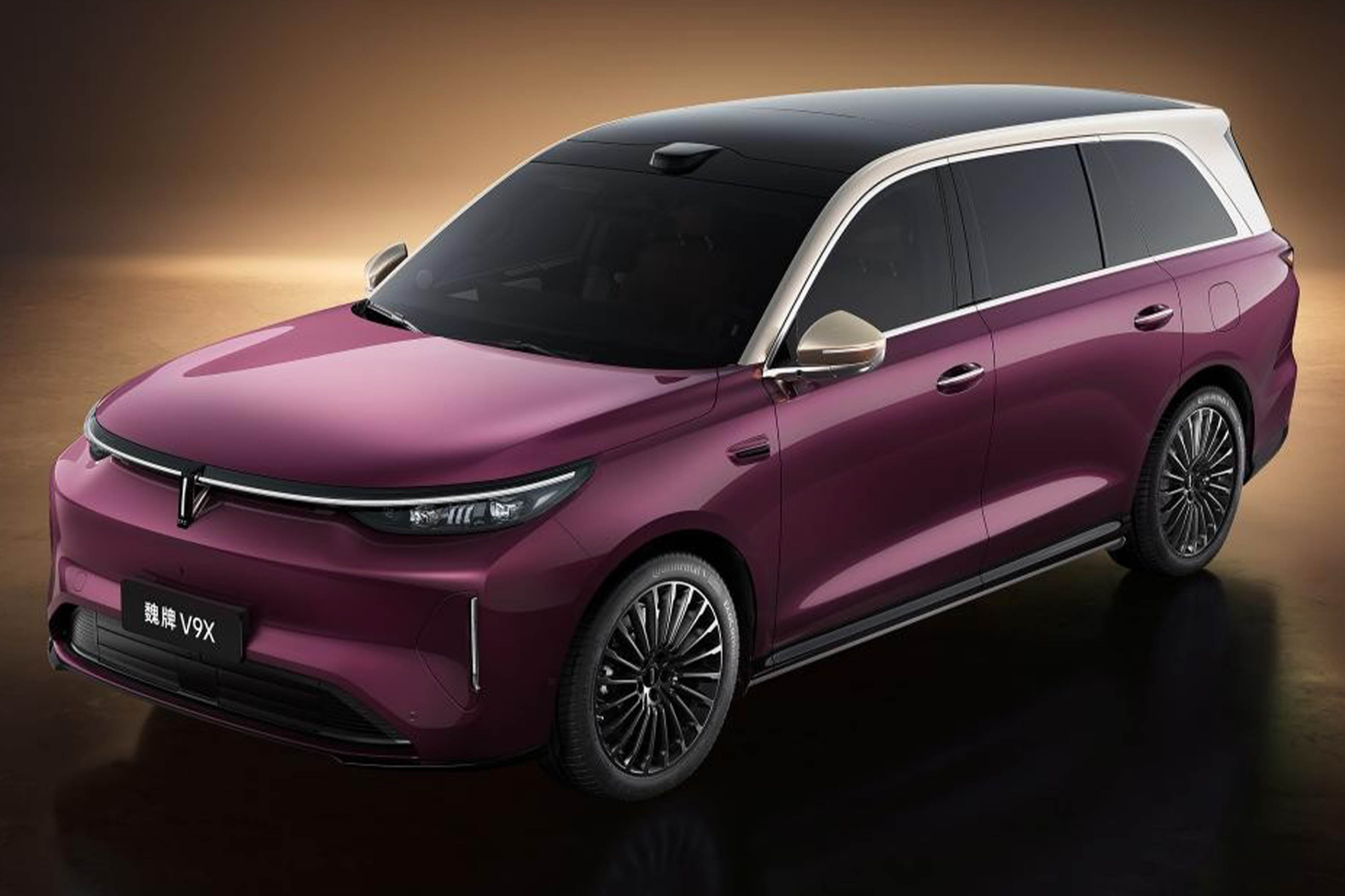 魏牌V9X造型美學全球首秀，以東方經典美學立起中式豪華新旗