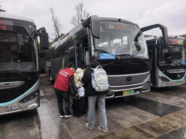 从“家门口”直达“校门口”：苏州金龙开启智慧护学新模式