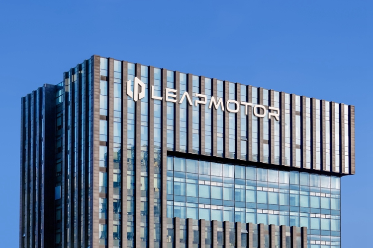 零跑汽车公布2025年财报：连续两年销量翻倍 实现全年度盈利